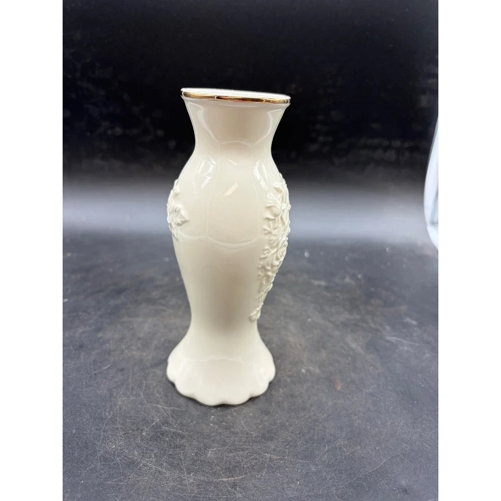 Lenox Ivory China Hummingbird and Rose Bud Vase Gold Trim Scalloped Base 6.25in